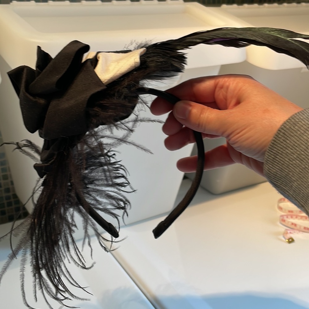 Fascinator in black and white and feathers. Headband style for easy wear.